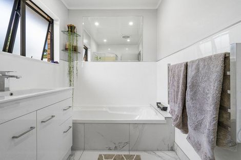 Photo of property in 12 Third Avenue, Avenues, Whangarei, 0110