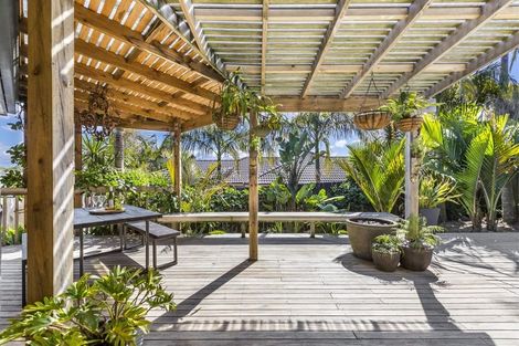 Photo of property in 16 Nimstedt Avenue, Oteha, Auckland, 0632