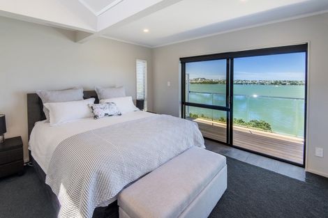 Photo of property in 2/26 Tizard Road, Birkenhead, Auckland, 0626