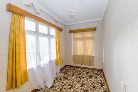 Photo of property in 74 Queenwood Road, Levin, 5510