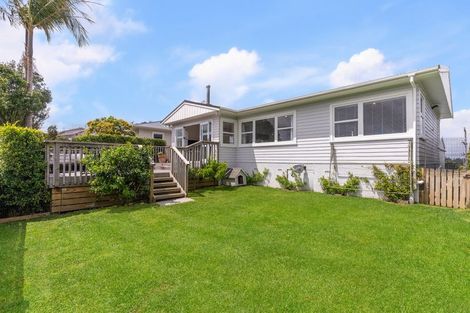 Photo of property in 15 Roberts Road, Glenfield, Auckland, 0629