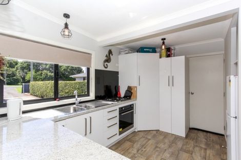Photo of property in 33 Leslie Street, Waitara, 4320