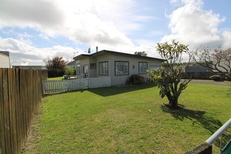 Photo of property in 27 Roore Street, Foxton Beach, Foxton, 4815
