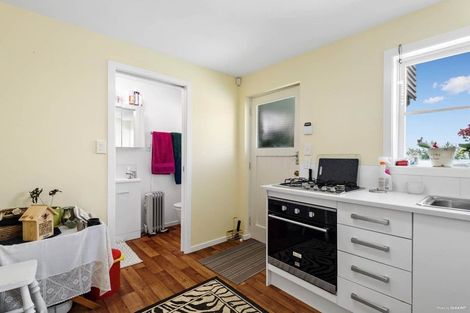 Photo of property in 80 Pleasant Road, Glen Eden, Auckland, 0602