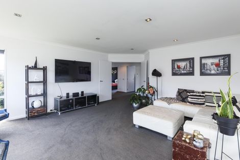 Photo of property in 31 Pegasus Place, Kelvin Grove, Palmerston North, 4414