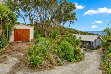 Photo of property in 99 Waitea Road, Muriwai, Waimauku, 0881