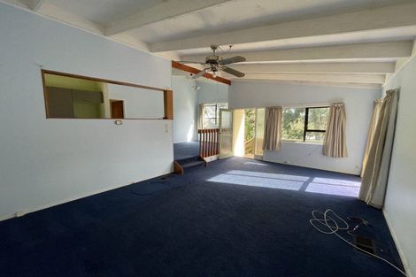 Photo of property in 8 Fitzherbert Avenue, West Harbour, Auckland, 0618