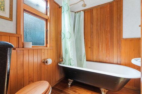 Photo of property in 7 Hawkins Drive, Martinborough, 5711