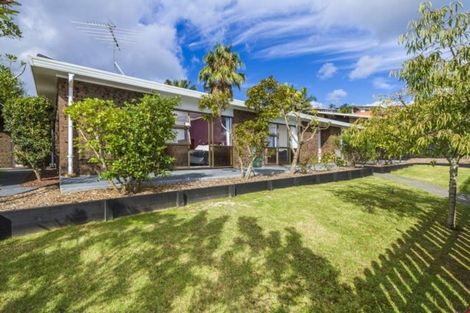 Photo of property in 1 Naviti Place, Browns Bay, Auckland, 0630