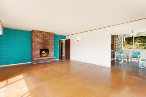 Photo of property in 5 Bush Road, Waiatarua, Auckland, 0604