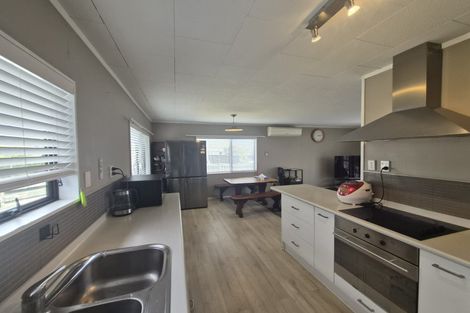 Photo of property in 24 Garland Drive, St Andrews, Hamilton, 3200