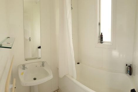 Photo of property in 41 Charlotte Avenue, Brooklyn, Wellington, 6021