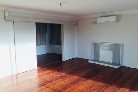 Photo of property in 12 Olive Street, Manurewa, Auckland, 2102