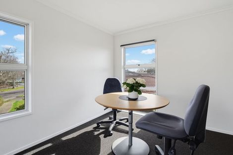 Photo of property in 8 Aintree Crescent, Awapuni, Palmerston North, 4412