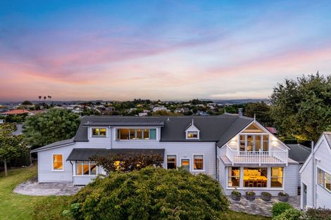 Photo of property in 2 Sealy Road, Bluff Hill, Napier, 4110