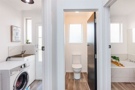 Photo of property in 17 Palliser Place, Milson, Palmerston North, 4414