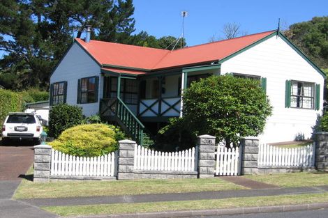 Photo of property in 36 Topliss Drive, Northcross, Auckland, 0632