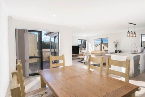 Photo of property in 3 Silver Beech Street, Takanini, 2110