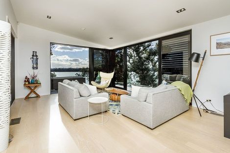 Photo of property in 10a First Avenue, Stanley Point, Auckland, 0624