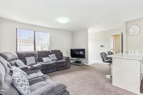 Photo of property in 5/1 Rebecca Rise, Weymouth, Auckland, 2103