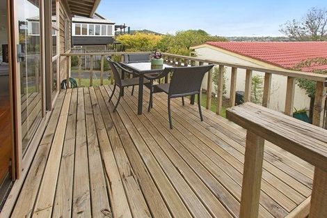 Photo of property in 1/10 Hyde Road, Rothesay Bay, Auckland, 0630