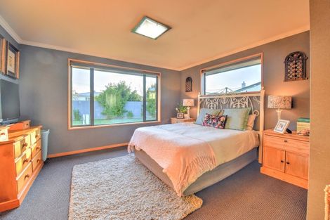 Photo of property in 6 Robina Place, Gore, 9710