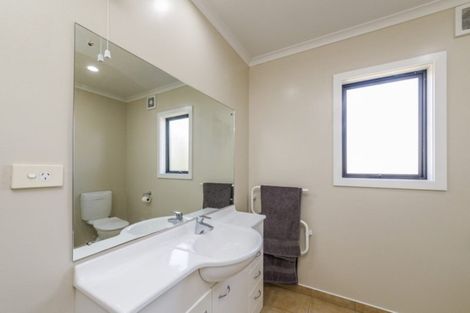Photo of property in 4 Virginia Grove, Milson, Palmerston North, 4414