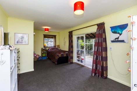 Photo of property in 43 Wyndham Road, Pinehaven, Upper Hutt, 5019