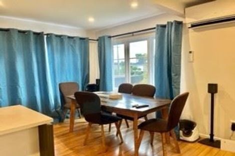 Photo of property in 10 Devon Street, Te Atatu South, Auckland, 0610