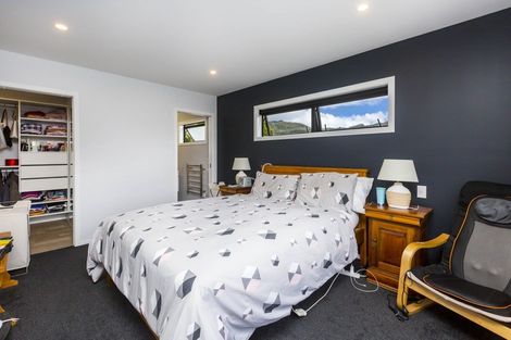 Photo of property in 125 Riverstone Drive, Riverstone Terraces, Upper Hutt, 5018