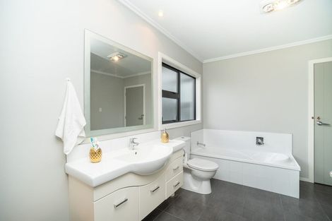 Photo of property in 1 Angelina Way, Kelvin Grove, Palmerston North, 4414