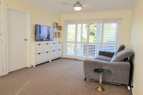 Photo of property in 11/72 Kitchener Road, Milford, Auckland, 0620