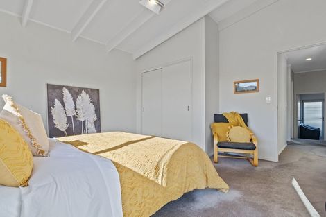 Photo of property in 33 Holland Close, Pauanui, Hikuai, 3579