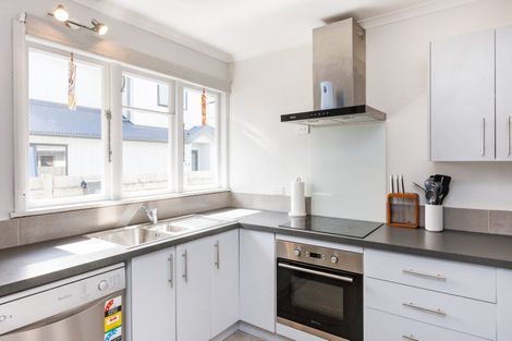 Photo of property in 958 Tremaine Avenue, Roslyn, Palmerston North, 4414