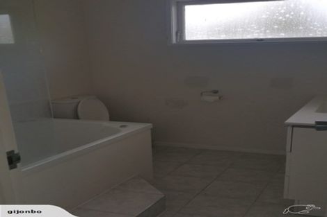 Photo of property in 488 Don Buck Road, Massey, Auckland, 0614