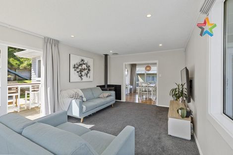 Photo of property in 18 Kaitangata Crescent, Kelson, Lower Hutt, 5010