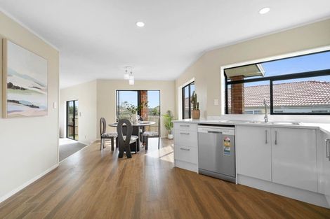 Photo of property in 172 Burswood Drive, Burswood, Auckland, 2013