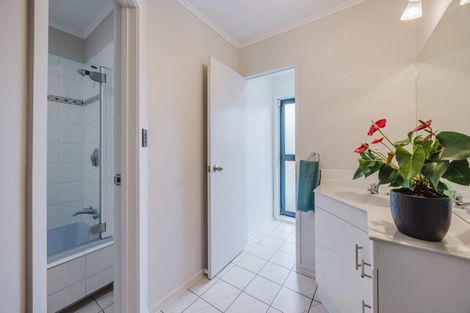 Photo of property in 168 Walter Strevens Drive, Conifer Grove, Takanini, 2112