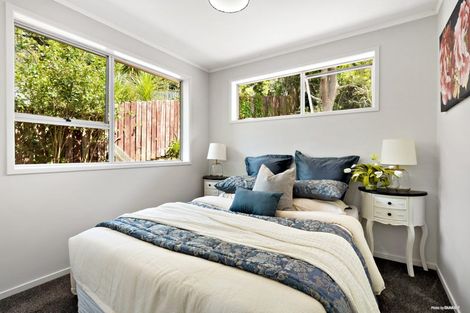 Photo of property in 2/7 Malters Place, Browns Bay, Auckland, 0630