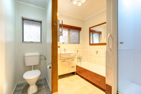 Photo of property in 37 Alison Street, Hamilton Lake, Hamilton, 3204