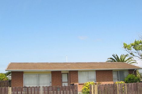 Photo of property in 2 Saint Heliers Crescent, Aranui, Christchurch, 8061