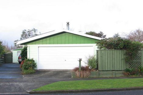 Photo of property in 130 Ruamahanga Crescent, Terrace End, Palmerston North, 4410