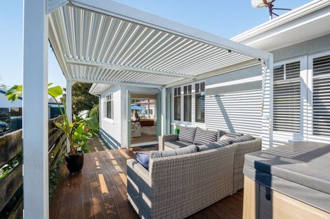 Photo of property in 2 Saint Olpherts Avenue, Hamilton East, Hamilton, 3216