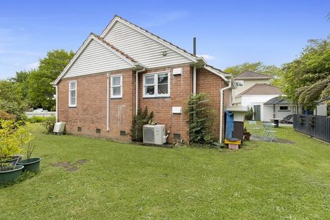 Photo of property in 24 Valley Terrace, Hamilton Central, Hamilton, 3204