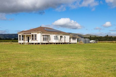 Photo of property in 40 Te Muna Road, Martinborough, 5784