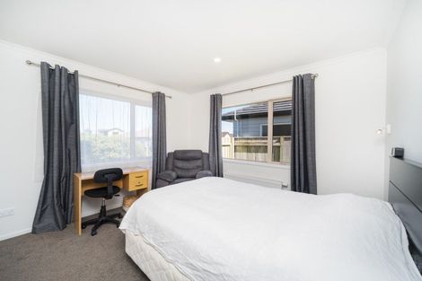 Photo of property in 6 Silkwood Place, Fitzherbert, Palmerston North, 4410