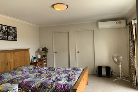 Photo of property in 1 Luna Place, Henderson, Auckland, 0612