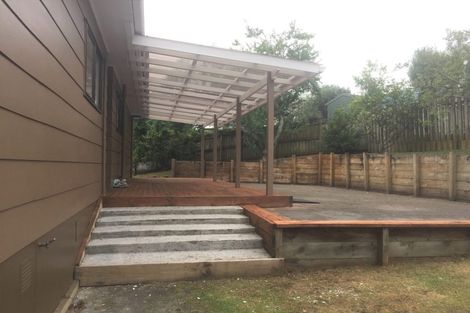 Photo of property in 2 Louise Place, West Harbour, Auckland, 0618