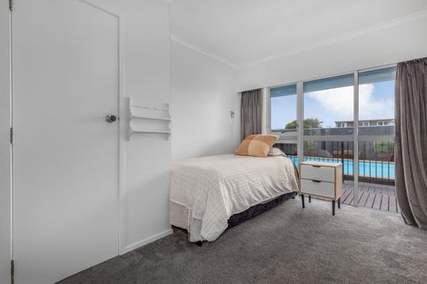 Photo of property in 23 Featherston Street, Levin, 5510