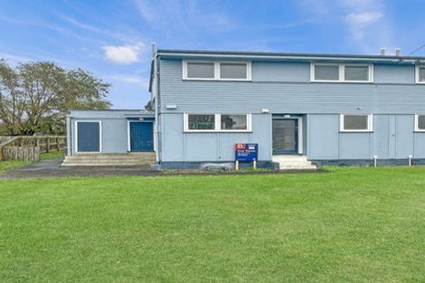 Photo of property in 42-44 Devon Crescent, Bulls, 4818